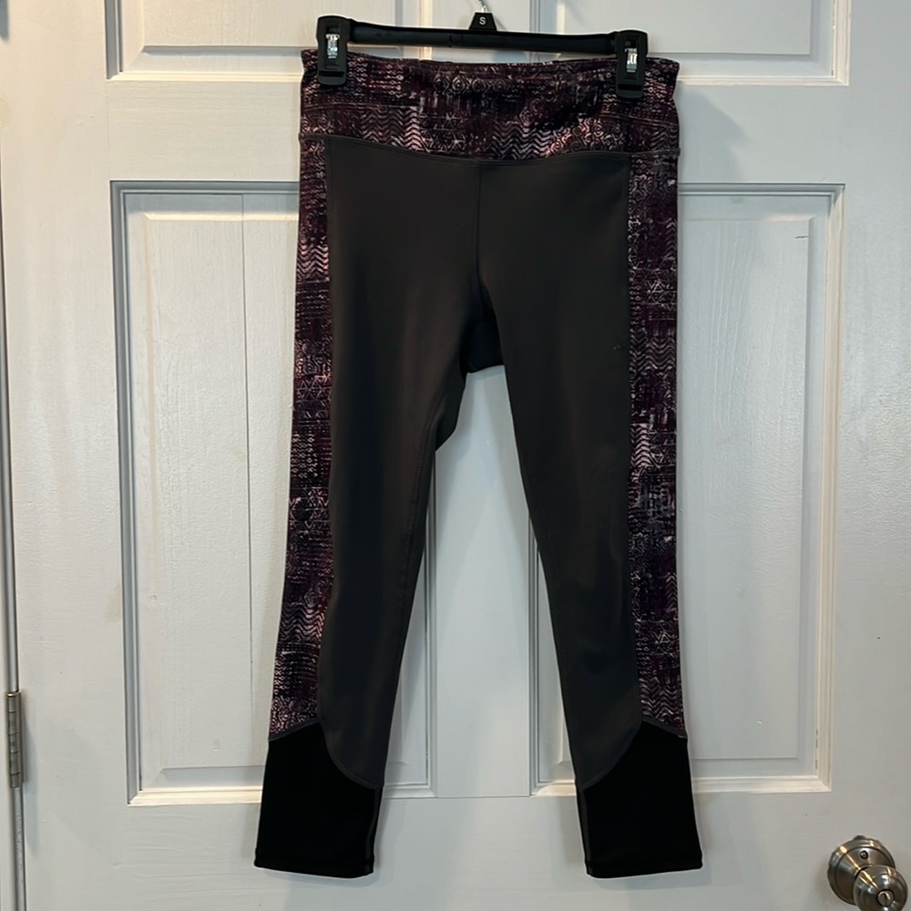 164. GAIAM Size Small 7/8 leggings